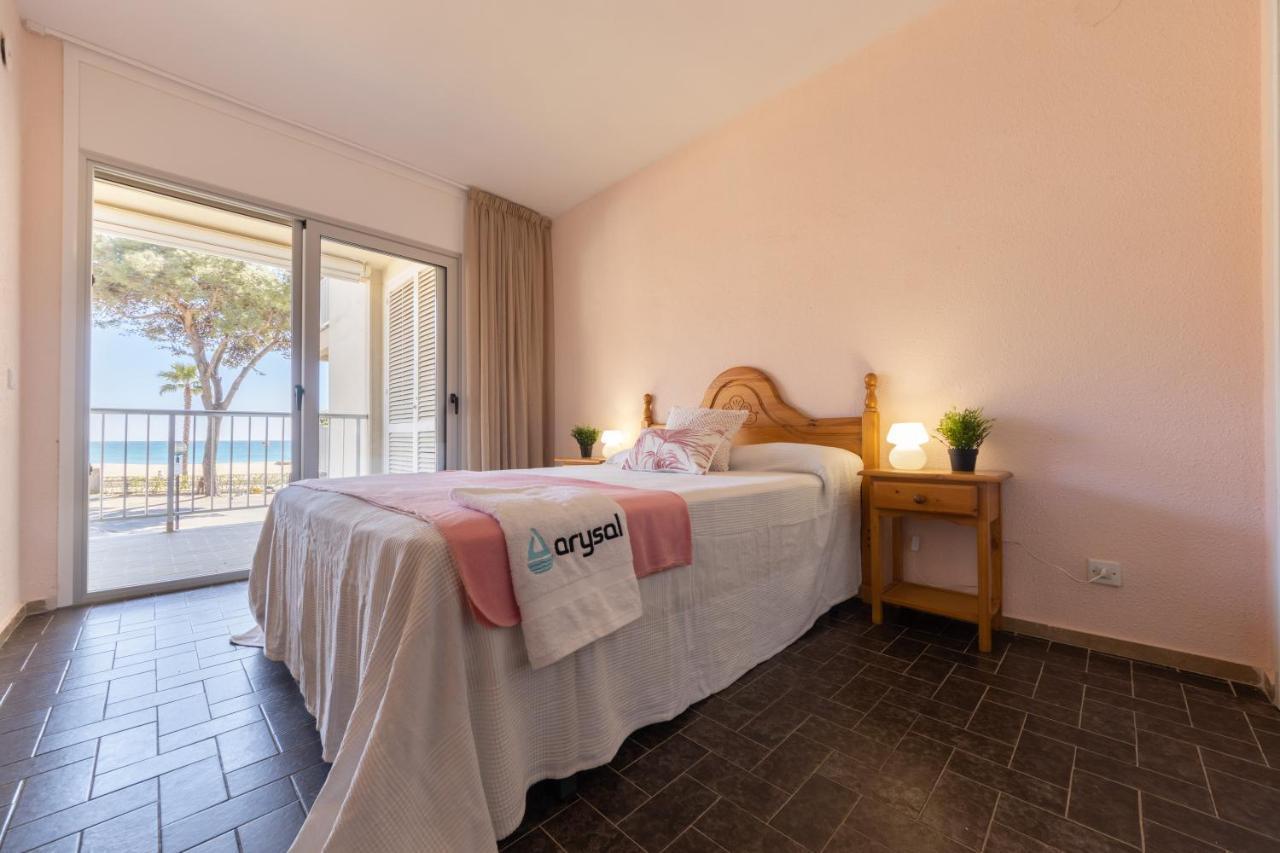 קמברילס Apartamentos Dms 5 Vilafortuny מראה חיצוני תמונה